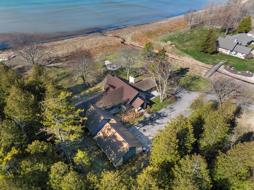 Baileys Harbor Lakefront Abode: Waterfront Haven