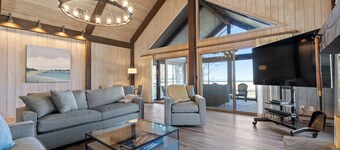 Waterfront Haven with private beach on Lake Michigan