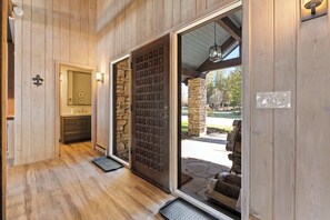 Interior - Waterfront Haven with private beach on Lake Michigan (Baileys Harbor)