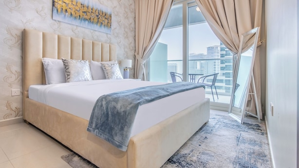 Luxury Apartment - Staycae Holiday Homes - Reva (Dubai)