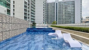 Outdoor pool - Staycae Holiday Homes - Reva (Dubai)