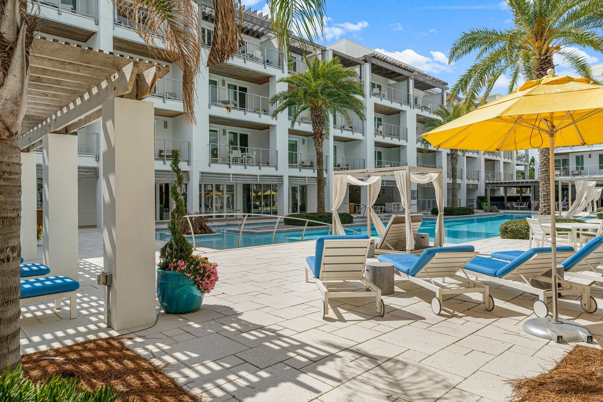'The Pointe' 30A Unit 111 + Resort Community Pool + Bikes + Pool Side Balcony!