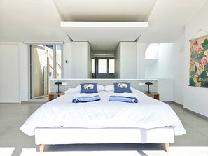 3 bedrooms, iron/ironing board, free WiFi