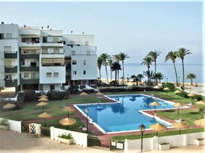House | Pool | Outdoor pool - Apartment in Salobrena With Sea Views (Salobreña)