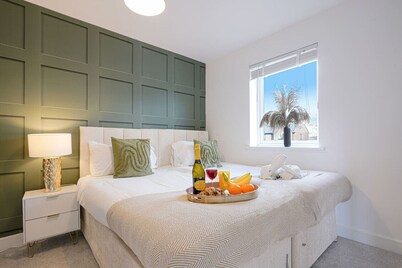 Beautiful & Spacious Home - Sleeps 10