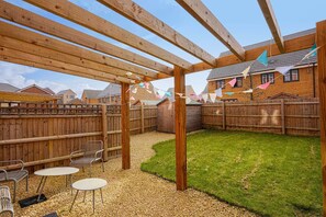 Terrace/patio - Beautiful & Spacious Home - Sleeps 10 (Milton Keynes)