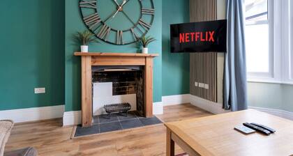 Large 5 Bedroom House - City Centre - Free Parking