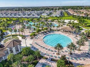 Et oppvarmet basseng