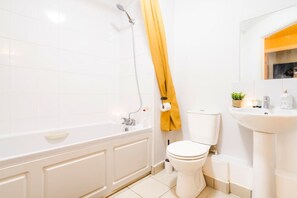 Secador de pelo y toallas