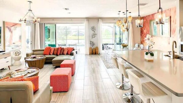 Smart TV, table football, ping pong - Last Minute Disney! Private Pool, Hot Tub, Game Room & Themed Bedrooms. Book Now! #111443 (Orlando)