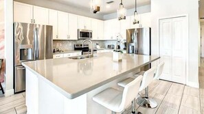 Fridge, microwave, oven, stovetop - Last Minute Disney! Private Pool, Hot Tub, Game Room & Themed Bedrooms. Book Now! #111443 (Orlando)