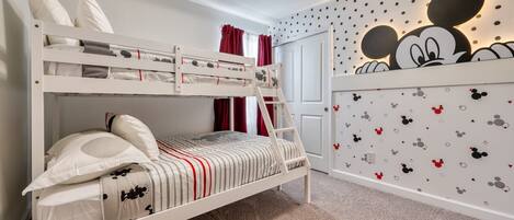 5 makuuhuonetta, silitysrauta/-lauta, Wi-Fi, vuodevaatteet