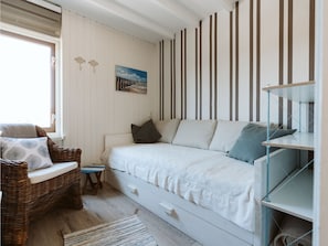 2 habitaciones, muebles diferentes y ropa de cama