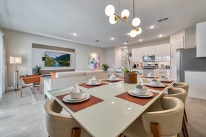 Dining - Last Minute Disney Getaway! Townhouse with Private Pool. Book Now! #104179 (Orlando)