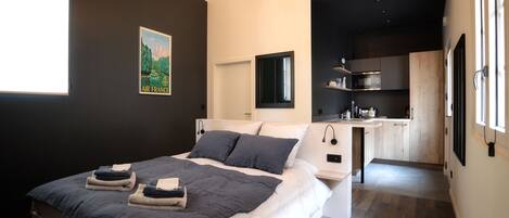 4 slaapkamers, een strijkplank/strijkijzer, wifi, beddengoed