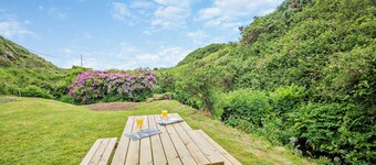 Y Grogen - Two Bedroom House, Sleeps 4