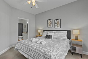 4 bedrooms, iron/ironing board, WiFi, bed sheets - Last Minute Disney Getaway! Private Pool & Themed Bedrooms. Book Now! #114921 (Orlando)