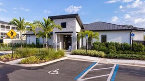 Exterior - Disney Getaway! Themed Bedrooms & Private Balcony. Book Now! #CG3477 (Orlando)