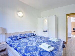 Casa | 2 quartos, individualmente mobiliados, roupa de cama