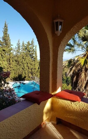 บริเวณภายนอก