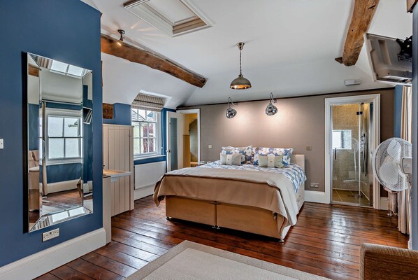 3 bedrooms, free WiFi, bed sheets