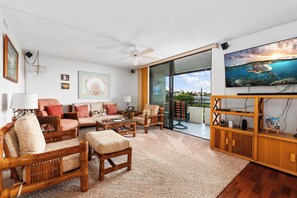Smart TV, stereo - Two-Bed, Two-Bath Condo on Alii Drive, Steps From Magic's Beach Grill! (Kailua Kona)