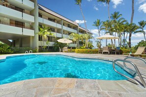 Pool - Two-Bed, Two-Bath Condo on Alii Drive, Steps From Magic's Beach Grill! (Kailua Kona)
