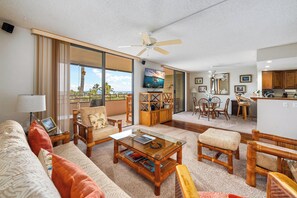 Smart TV, stereo - Two-Bed, Two-Bath Condo on Alii Drive, Steps From Magic's Beach Grill! (Kailua Kona)