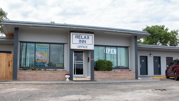Exterior - Relax Inn (Clinton)