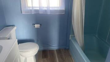 Shower, free toiletries, towels