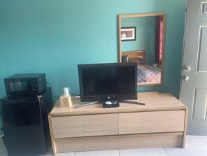 1 bedroom, desk, free WiFi