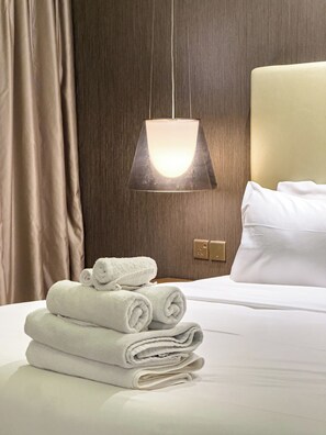 Room amenity - SuperHost - Dubai Dreaming Stylish 1BR, DAMAC Towers Paramount (Dubai)