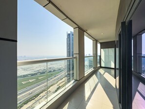 Room amenity - SuperHost - Dubai Dreaming Stylish 1BR, DAMAC Towers Paramount (Dubai)