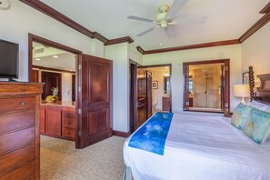 2 chambres, bureau, fer et planche à repasser, lit de bébé portatif