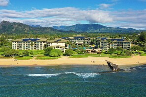On the beach - Waipouli Beach Resort Royal OCEANFRONT & Beach View Condo!  Pool, Central AC (Kapaa)