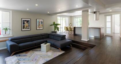 Beach House Deluxe-2 Min. Walking From the Beach, Perfect for Large Groups!