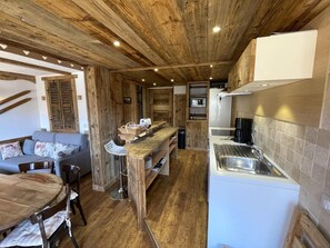 Interior - 100m from shops, Ground floor, view mountain, balcony, tv, 53m², Les Menuires (Les Menuires)
