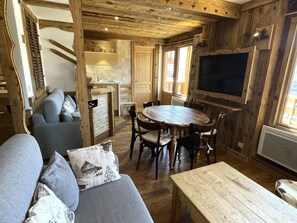 TV, DVD player - 100m from shops, Ground floor, view mountain, balcony, tv, 53m², Les Menuires (Les Menuires)