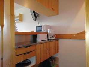 Interior - Ski-in/ski-out & foot of the slopes, 14th floor, balcony, tv, 29m², Les Arcs (Les Arcs)