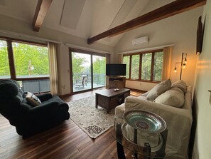 Smart-tv, bøger, kontorer