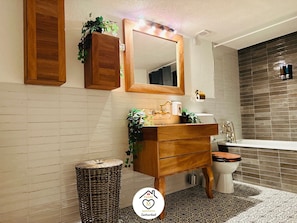 Hair dryer, towels, soap, shampoo - Family M Apartments 16 - City Center of Sempach - Near highway (Sempach)