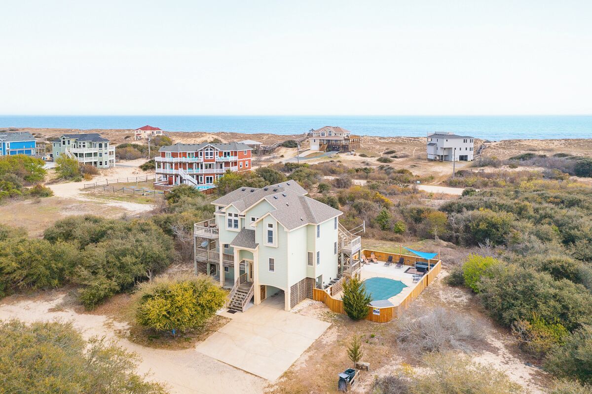 Pet-friendly oceanside home w/ pool & hot tub on the 4x4 beaches of Carova!