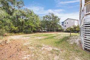 Property grounds - Oceanside 6 BR Corolla home with pool & hot tub! (Corolla)