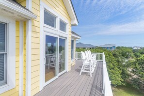 Property grounds - Oceanside Corolla home w/ pool & hot tub just 875' to the beach! (Corolla)