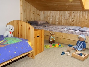 Casa | 2 quartos, individualmente mobiliados, ferros/tábuas de passar roupa