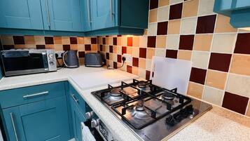 House | Private kitchen | Fridge, microwave, oven, stovetop