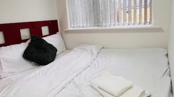 House | 3 bedrooms, iron/ironing board, free WiFi, bed sheets
