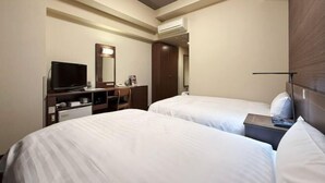 A hotel room with two beds, a desk with a TV, a mirror, and a wardrobe. - Hotel Route-Inn Hakata Ekimae -Hakataguchi- (Fukuoka)