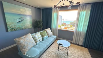 Classic Double or Twin Room, Beach View (non-Korean nationals only) | Living area