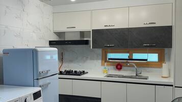 Classic Double or Twin Room, Beach View (non-Korean nationals only) | In-room dining